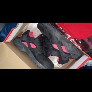 Air Huarache 'Coral Black'